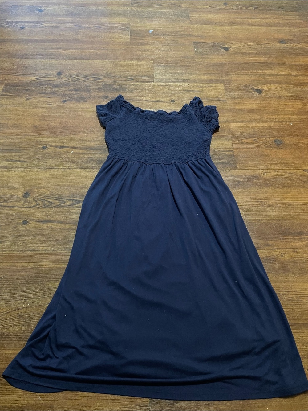 Ladies smocked bodice Old Navy navy blue midi dress sleeves
